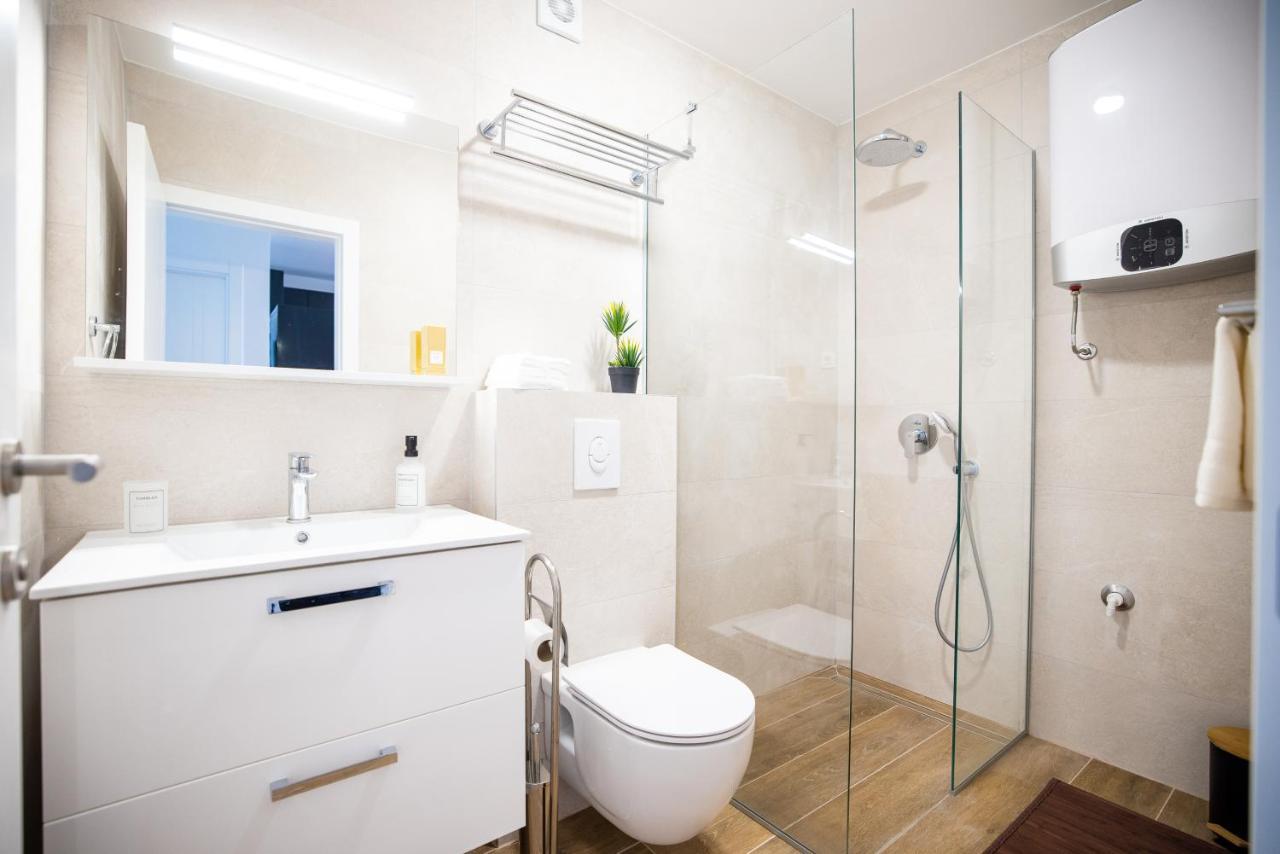 Beach Paradise 5 Stars Apartments Нин Екстериор снимка