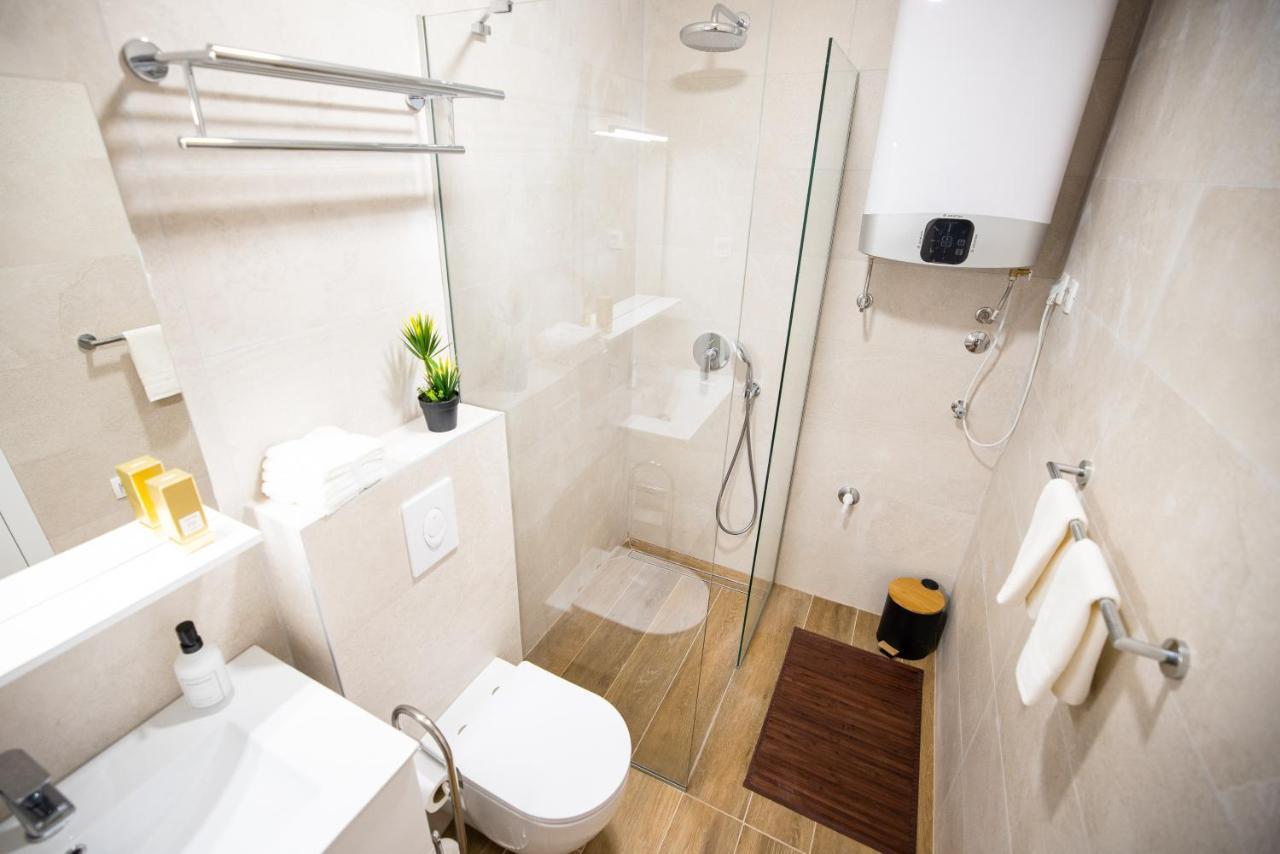 Beach Paradise 5 Stars Apartments Нин Екстериор снимка