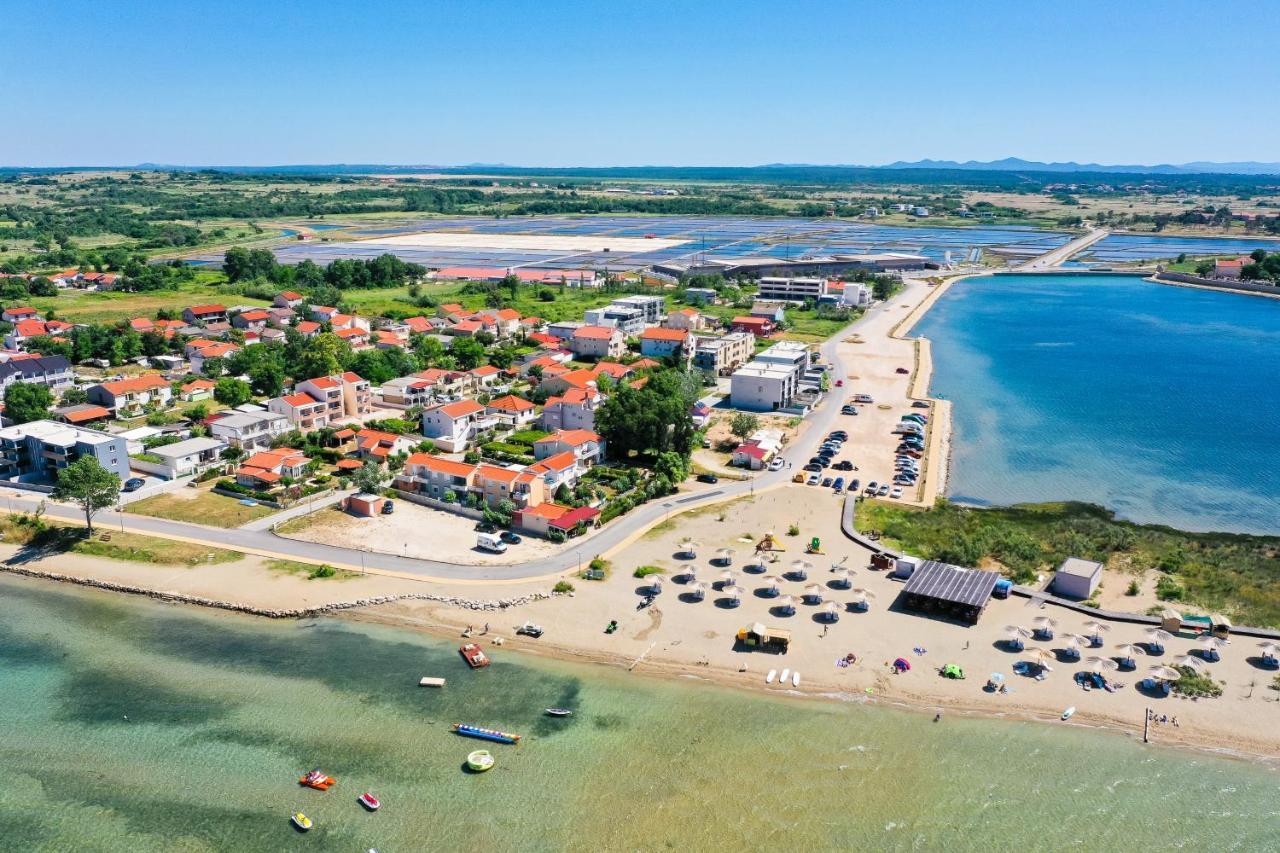 Beach Paradise 5 Stars Apartments Нин Екстериор снимка