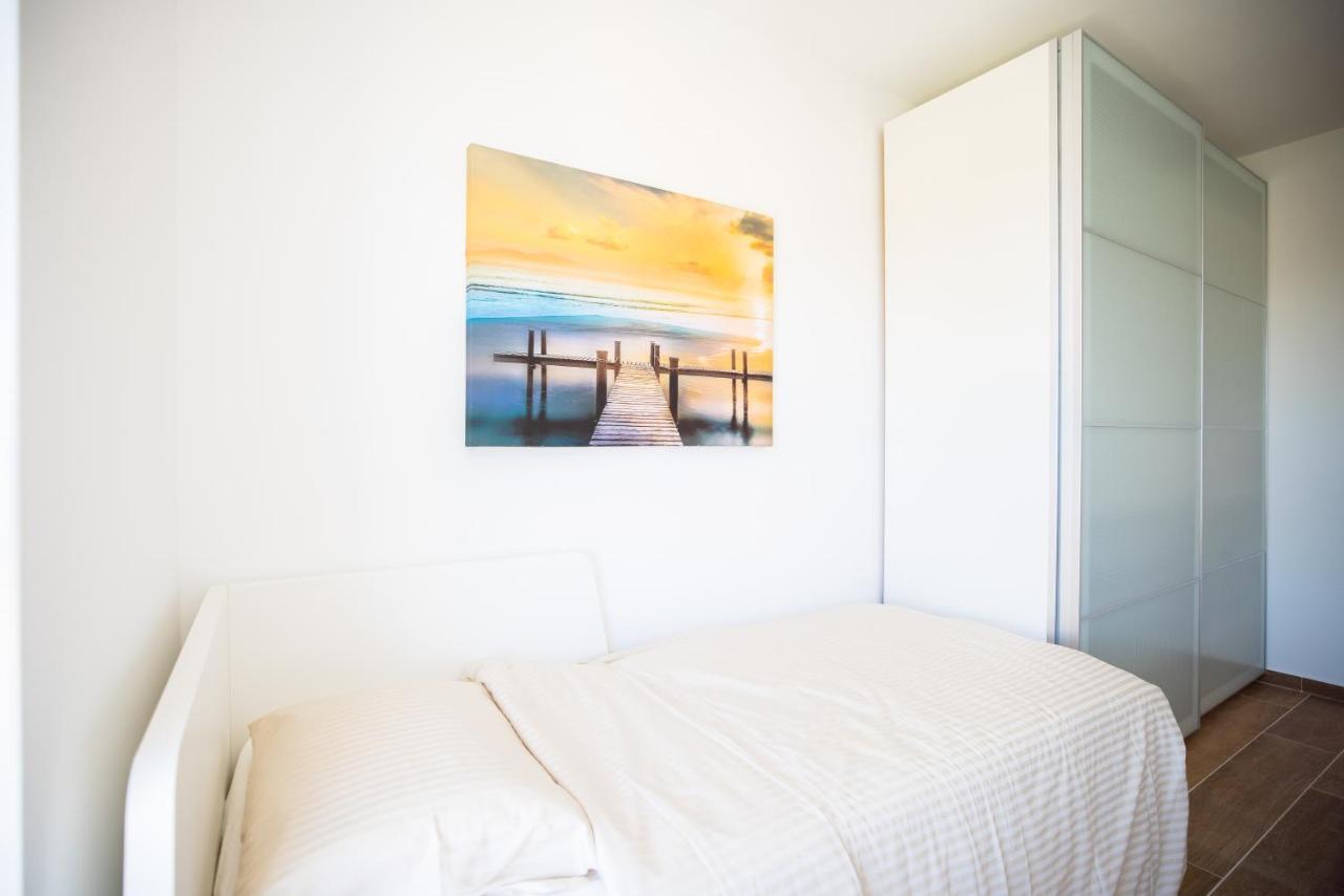 Beach Paradise 5 Stars Apartments Нин Екстериор снимка