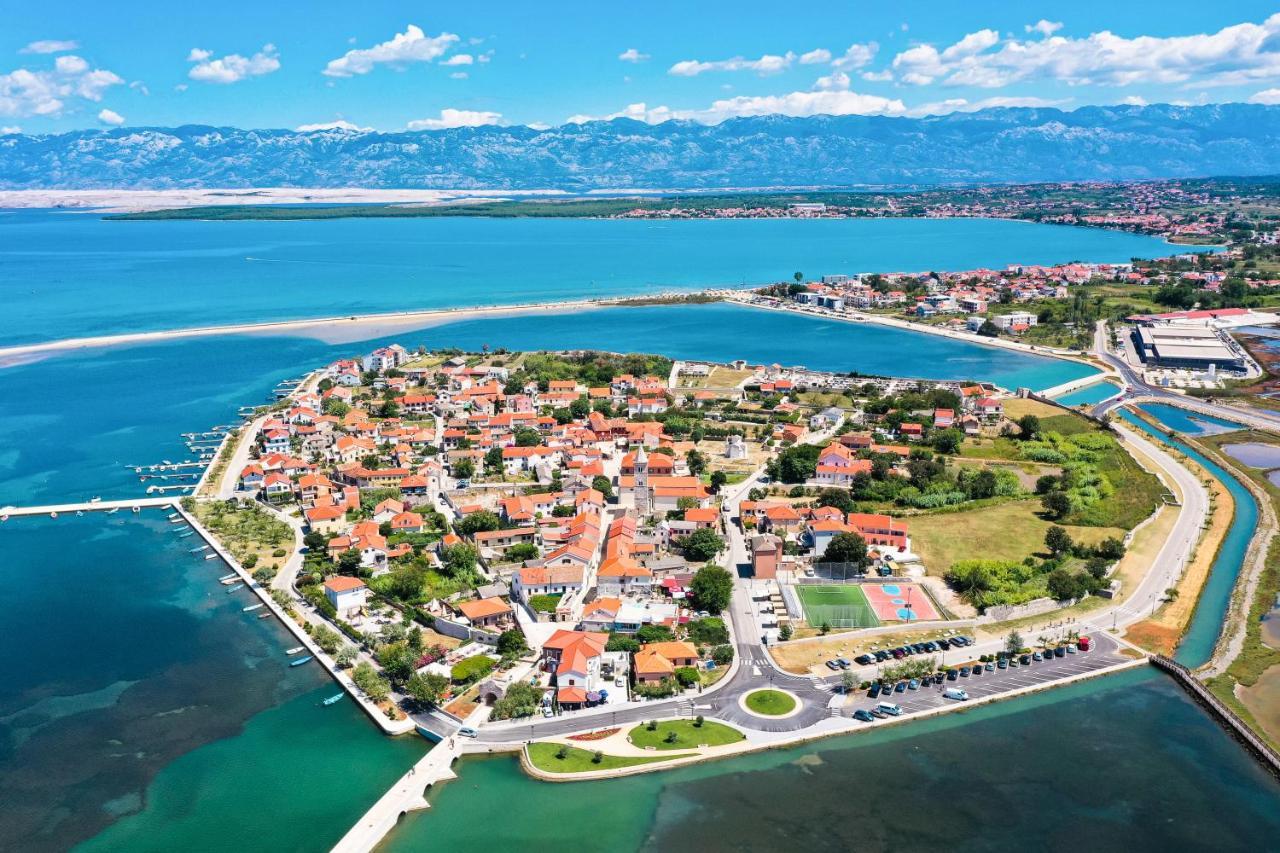 Beach Paradise 5 Stars Apartments Нин Екстериор снимка