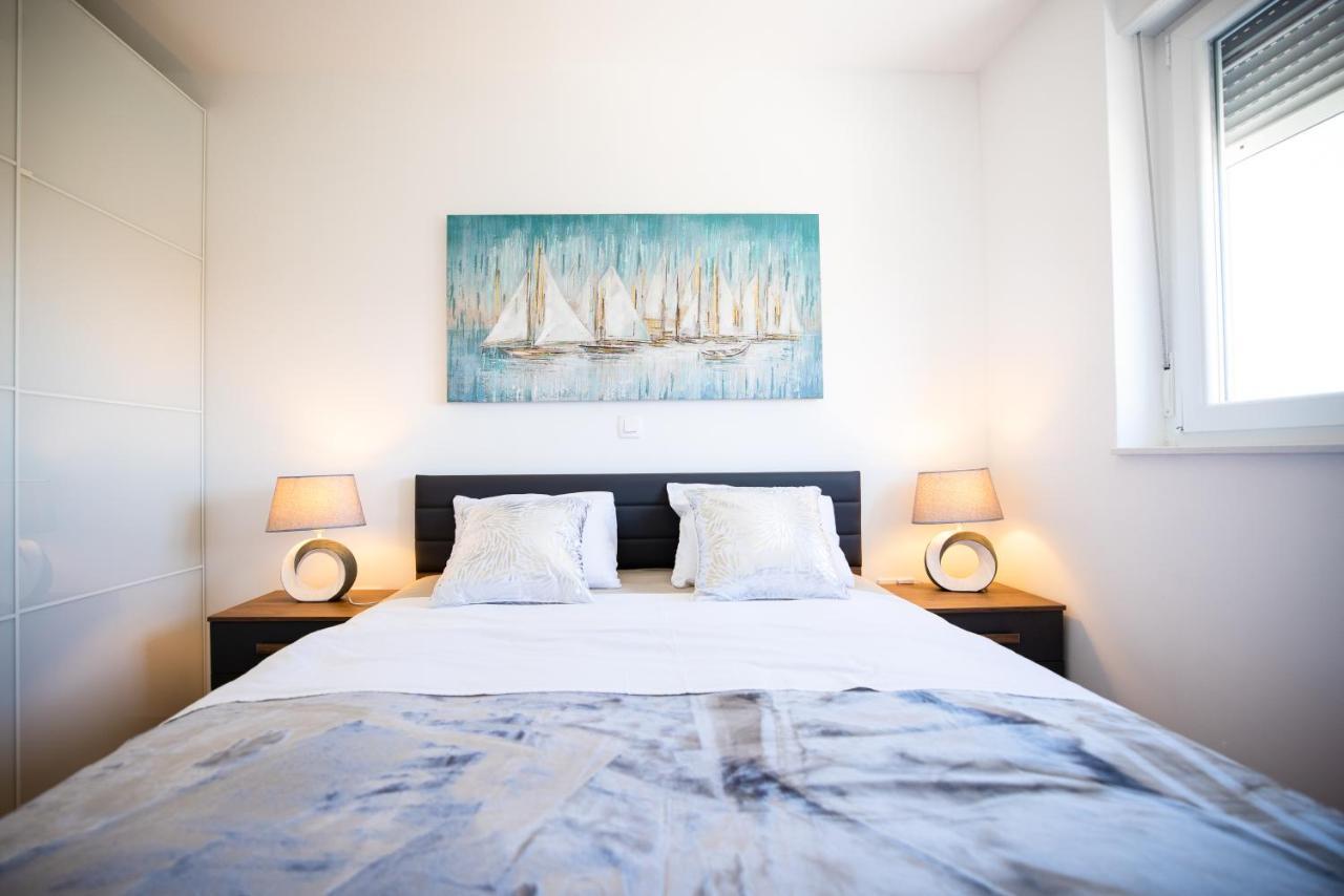 Beach Paradise 5 Stars Apartments Нин Екстериор снимка